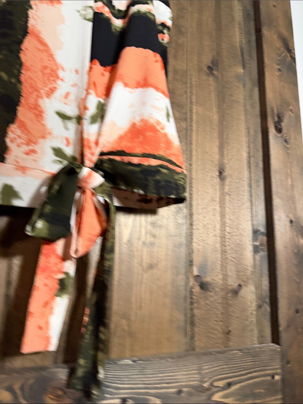 Dex Coral, Olive & Cream Tie-Hem Sleeveless Tank - Picture 3 of 4